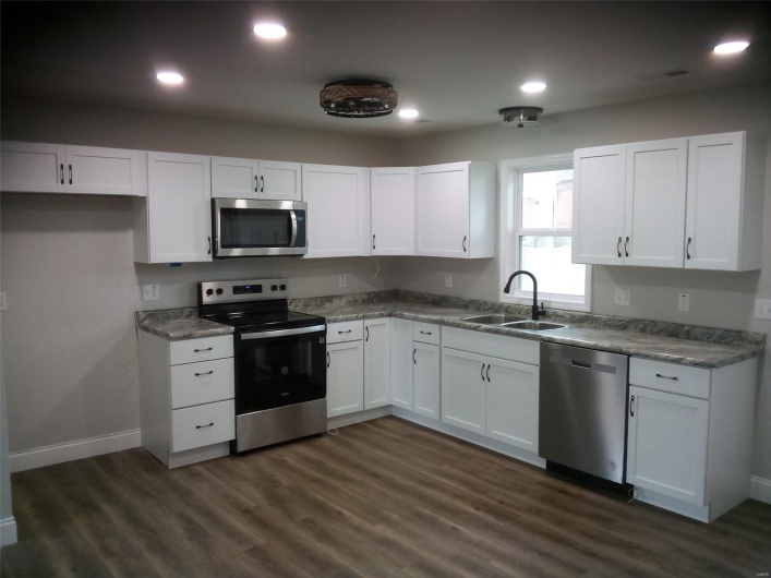 804 McPheeters, Oran, Missouri 63771, 2 Bedrooms Bedrooms, 4 Rooms Rooms,2 BathroomsBathrooms,Residential,For Sale,McPheeters,MAR25023541