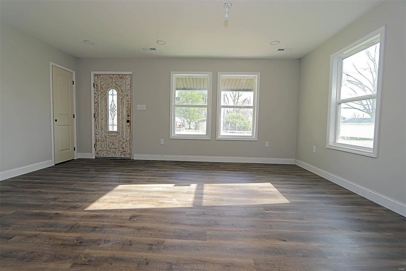 804 McPheeters, Oran, Missouri 63771, 2 Bedrooms Bedrooms, 4 Rooms Rooms,2 BathroomsBathrooms,Residential,For Sale,McPheeters,MAR25023541