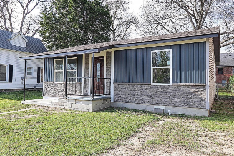 804 McPheeters, Oran, Missouri 63771, 2 Bedrooms Bedrooms, 4 Rooms Rooms,2 BathroomsBathrooms,Residential,For Sale,McPheeters,MAR25023541