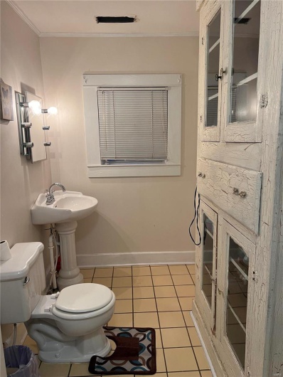 111 Broadway Street, Hayti, Missouri 63851, 3 Bedrooms Bedrooms, 9 Rooms Rooms,2 BathroomsBathrooms,Residential,For Sale,Broadway,MAR25023760