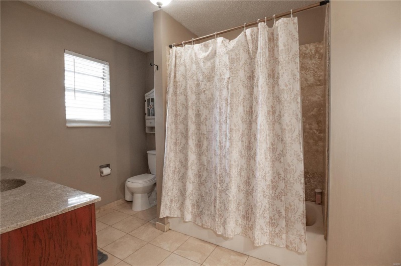 2018 Woodland Road, Poplar Bluff, Missouri 63901, 3 Bedrooms Bedrooms, 9 Rooms Rooms,2 BathroomsBathrooms,Residential,For Sale,Woodland,MAR25023834