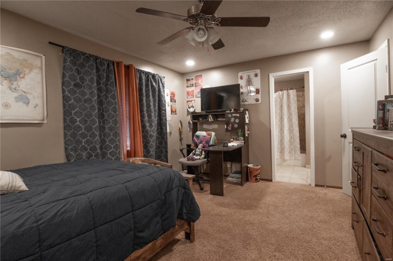 2018 Woodland Road, Poplar Bluff, Missouri 63901, 3 Bedrooms Bedrooms, 9 Rooms Rooms,2 BathroomsBathrooms,Residential,For Sale,Woodland,MAR25023834