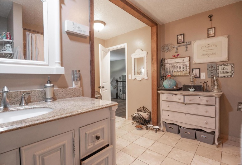 2018 Woodland Road, Poplar Bluff, Missouri 63901, 3 Bedrooms Bedrooms, 9 Rooms Rooms,2 BathroomsBathrooms,Residential,For Sale,Woodland,MAR25023834