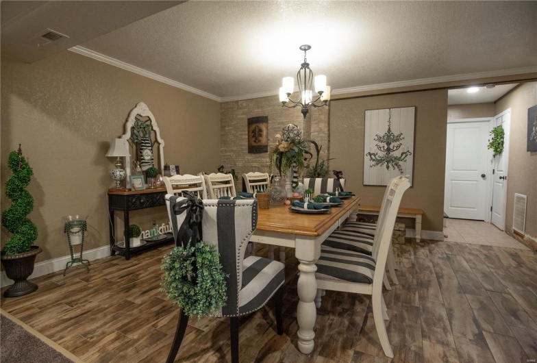 2018 Woodland Road, Poplar Bluff, Missouri 63901, 3 Bedrooms Bedrooms, 9 Rooms Rooms,2 BathroomsBathrooms,Residential,For Sale,Woodland,MAR25023834