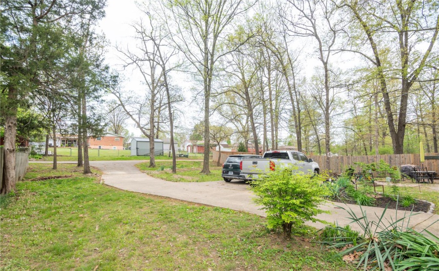 2018 Woodland Road, Poplar Bluff, Missouri 63901, 3 Bedrooms Bedrooms, 9 Rooms Rooms,2 BathroomsBathrooms,Residential,For Sale,Woodland,MAR25023834