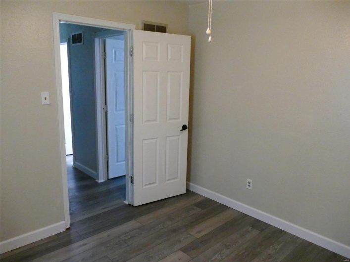 214 Mont Rouge Drive, Bonne Terre, Missouri 63628, 2 Bedrooms Bedrooms, 8 Rooms Rooms,1 BathroomBathrooms,Residential,For Sale,Mont Rouge,MAR25023864