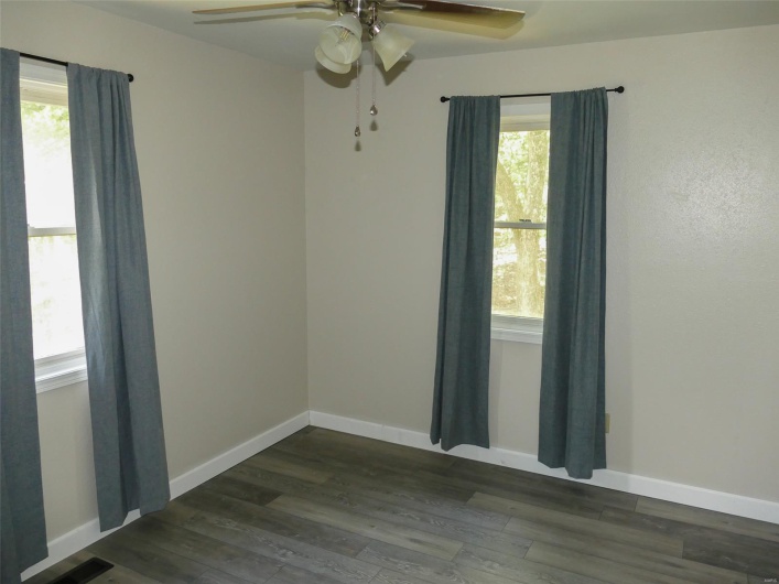 214 Mont Rouge Drive, Bonne Terre, Missouri 63628, 2 Bedrooms Bedrooms, 8 Rooms Rooms,1 BathroomBathrooms,Residential,For Sale,Mont Rouge,MAR25023864