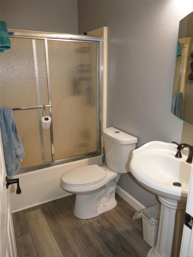 214 Mont Rouge Drive, Bonne Terre, Missouri 63628, 2 Bedrooms Bedrooms, 8 Rooms Rooms,1 BathroomBathrooms,Residential,For Sale,Mont Rouge,MAR25023864
