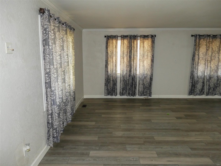 214 Mont Rouge Drive, Bonne Terre, Missouri 63628, 2 Bedrooms Bedrooms, 8 Rooms Rooms,1 BathroomBathrooms,Residential,For Sale,Mont Rouge,MAR25023864