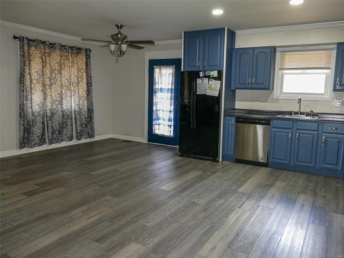 214 Mont Rouge Drive, Bonne Terre, Missouri 63628, 2 Bedrooms Bedrooms, 8 Rooms Rooms,1 BathroomBathrooms,Residential,For Sale,Mont Rouge,MAR25023864