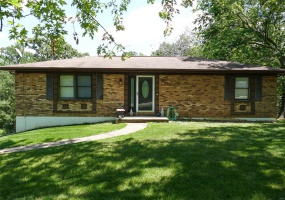 214 Mont Rouge Drive, Bonne Terre, Missouri 63628, 2 Bedrooms Bedrooms, 8 Rooms Rooms,1 BathroomBathrooms,Residential,For Sale,Mont Rouge,MAR25023864