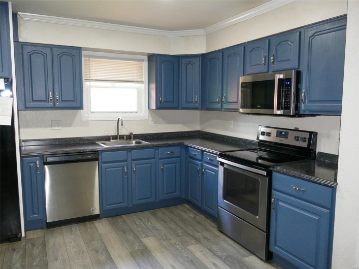 214 Mont Rouge Drive, Bonne Terre, Missouri 63628, 2 Bedrooms Bedrooms, 8 Rooms Rooms,1 BathroomBathrooms,Residential,For Sale,Mont Rouge,MAR25023864