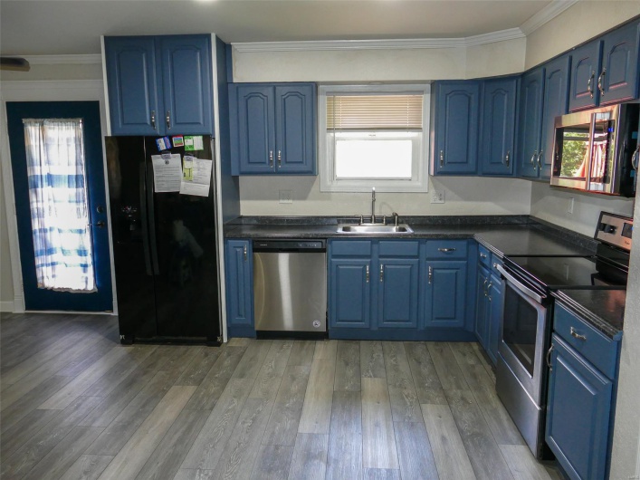 214 Mont Rouge Drive, Bonne Terre, Missouri 63628, 2 Bedrooms Bedrooms, 8 Rooms Rooms,1 BathroomBathrooms,Residential,For Sale,Mont Rouge,MAR25023864