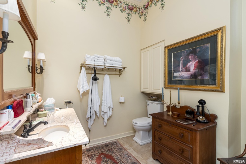 514 MARKET Street, Marion, Illinois 62959, 3 Bedrooms Bedrooms, 0 ,3 BathroomsBathrooms,Residential,For Sale,MARKET,0,RMAEB457560