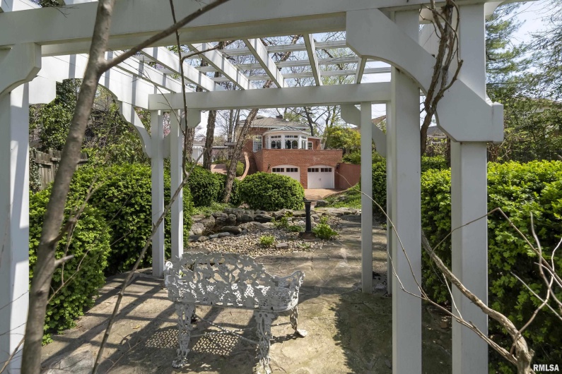 514 MARKET Street, Marion, Illinois 62959, 3 Bedrooms Bedrooms, 0 ,3 BathroomsBathrooms,Residential,For Sale,MARKET,0,RMAEB457560