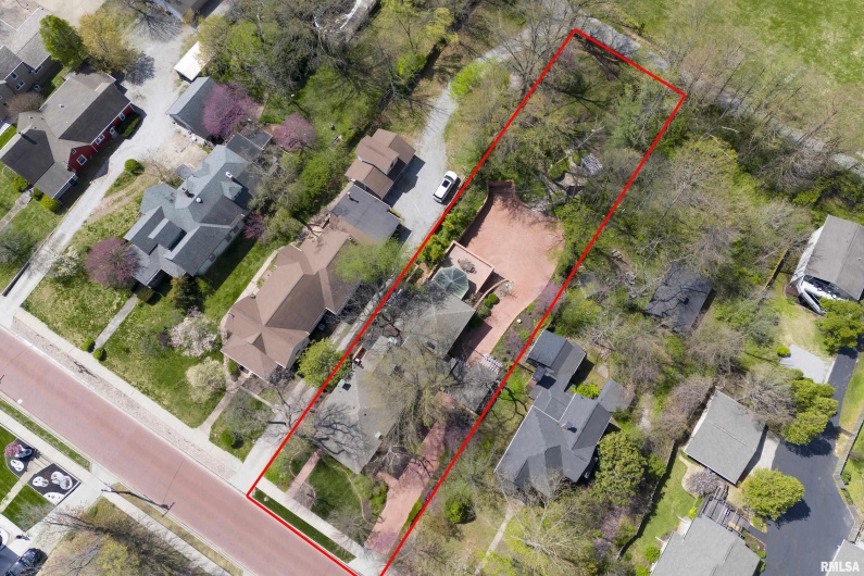 514 MARKET Street, Marion, Illinois 62959, 3 Bedrooms Bedrooms, 0 ,3 BathroomsBathrooms,Residential,For Sale,MARKET,0,RMAEB457560