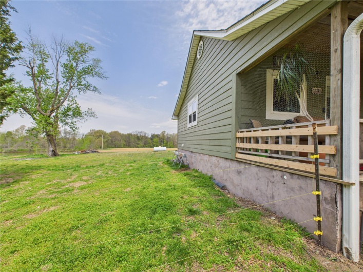 4627 County Road 651, Bernie, Missouri 63822, 2 Bedrooms Bedrooms, 6 Rooms Rooms,1 BathroomBathrooms,Residential,For Sale,County Road 651,MAR25023910