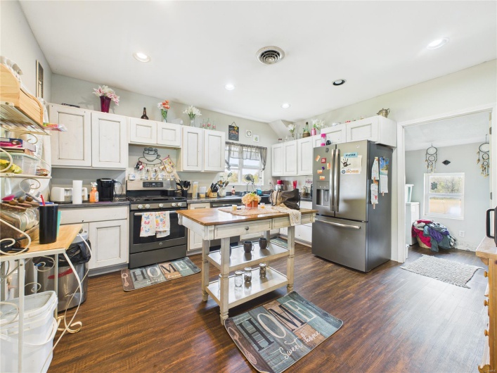4627 County Road 651, Bernie, Missouri 63822, 2 Bedrooms Bedrooms, 6 Rooms Rooms,1 BathroomBathrooms,Residential,For Sale,County Road 651,MAR25023910