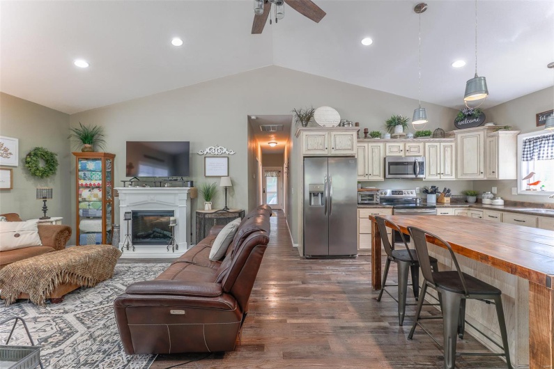 141 Rockwood Point Road, Wappapello, Missouri 63966, 2 Bedrooms Bedrooms, 6 Rooms Rooms,1 BathroomBathrooms,Residential,For Sale,Rockwood Point,MAR25023959