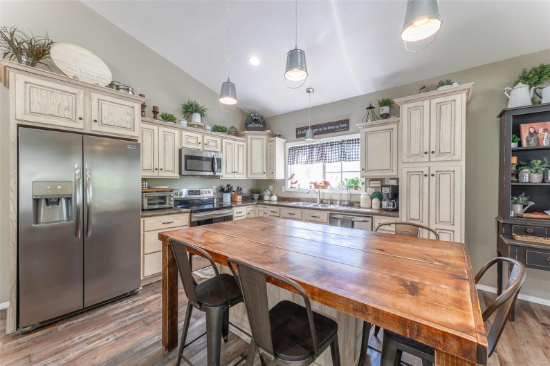 141 Rockwood Point Road, Wappapello, Missouri 63966, 2 Bedrooms Bedrooms, 6 Rooms Rooms,1 BathroomBathrooms,Residential,For Sale,Rockwood Point,MAR25023959