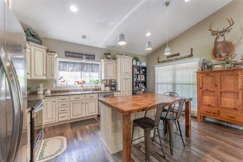 141 Rockwood Point Road, Wappapello, Missouri 63966, 2 Bedrooms Bedrooms, 6 Rooms Rooms,1 BathroomBathrooms,Residential,For Sale,Rockwood Point,MAR25023959