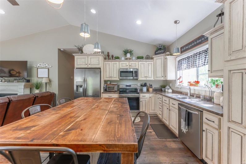 141 Rockwood Point Road, Wappapello, Missouri 63966, 2 Bedrooms Bedrooms, 6 Rooms Rooms,1 BathroomBathrooms,Residential,For Sale,Rockwood Point,MAR25023959
