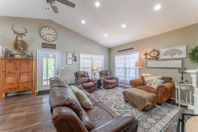 141 Rockwood Point Road, Wappapello, Missouri 63966, 2 Bedrooms Bedrooms, 6 Rooms Rooms,1 BathroomBathrooms,Residential,For Sale,Rockwood Point,MAR25023959
