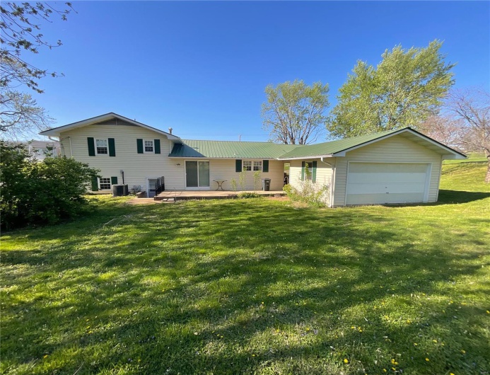 3103 Bloomfield Road, Cape Girardeau, Missouri 63703, 3 Bedrooms Bedrooms, 6 Rooms Rooms,2 BathroomsBathrooms,Residential,For Sale,Bloomfield,MAR25023935