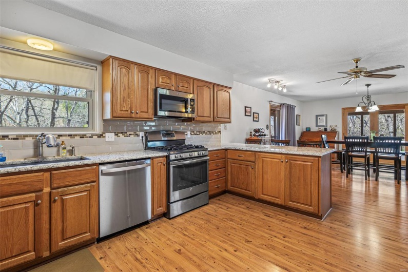 13145 Wanda Lee Lane, Ste Genevieve, Missouri 63670, 2 Bedrooms Bedrooms, 7 Rooms Rooms,2 BathroomsBathrooms,Residential,For Sale,Wanda Lee,MAR25023230