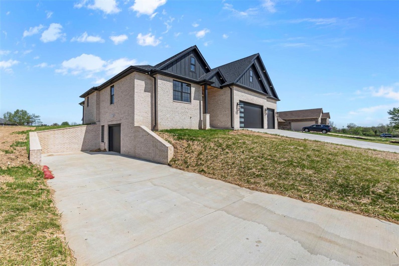 1614 Warren Lake Drive, Jackson, Missouri 63755, 5 Bedrooms Bedrooms, 5 Rooms Rooms,3 BathroomsBathrooms,Residential,For Sale,Warren Lake Drive,MAR25024054