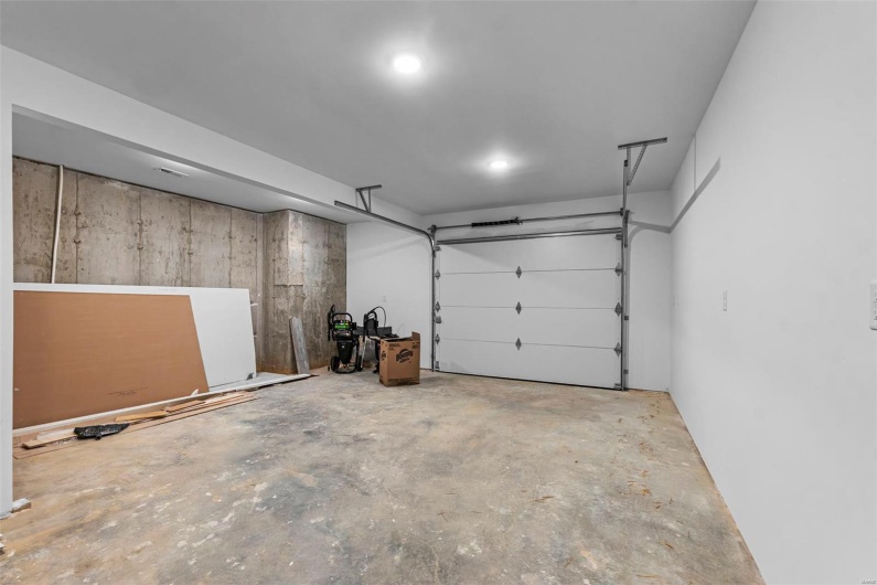 1614 Warren Lake Drive, Jackson, Missouri 63755, 5 Bedrooms Bedrooms, 5 Rooms Rooms,3 BathroomsBathrooms,Residential,For Sale,Warren Lake Drive,MAR25024054