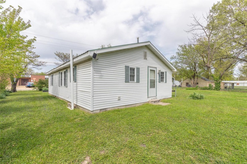 712 Nickey Street, Poplar Bluff, Missouri 63901, 2 Bedrooms Bedrooms, 5 Rooms Rooms,1 BathroomBathrooms,Residential,For Sale,Nickey,MAR25024191