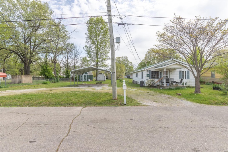 712 Nickey Street, Poplar Bluff, Missouri 63901, 2 Bedrooms Bedrooms, 5 Rooms Rooms,1 BathroomBathrooms,Residential,For Sale,Nickey,MAR25024191