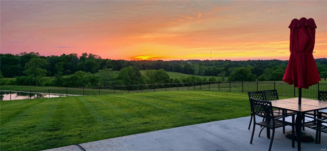 303 Orange Bowl Drive, Cape Girardeau, Missouri 63701, 5 Bedrooms Bedrooms, 11 Rooms Rooms,3 BathroomsBathrooms,Residential,For Sale,Orange Bowl,MAR25024177