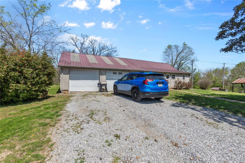 1821 PCR 916, Perryville, Missouri 63775, 3 Bedrooms Bedrooms, 5 Rooms Rooms,1 BathroomBathrooms,Residential,For Sale,PCR 916,MAR25024364
