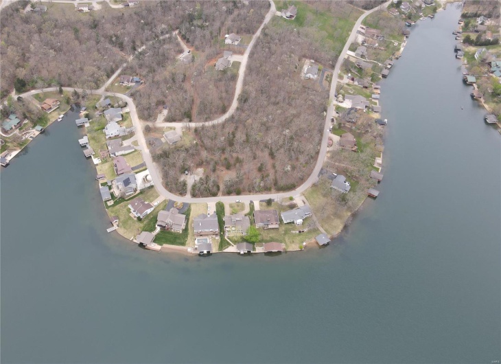 Bird's eye view featuring a residential view and a water view