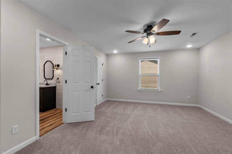 112 Tupelo Street, Advance, Missouri 63730, 3 Bedrooms Bedrooms, 6 Rooms Rooms,2 BathroomsBathrooms,Residential,For Sale,Tupelo,MAR25024460