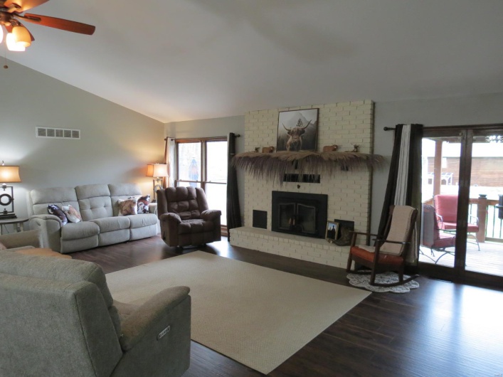 112 Riverside Drive, Arcadia, Missouri 63621, 3 Bedrooms Bedrooms, 5 Rooms Rooms,2 BathroomsBathrooms,Residential,For Sale,Riverside,MAR25024481