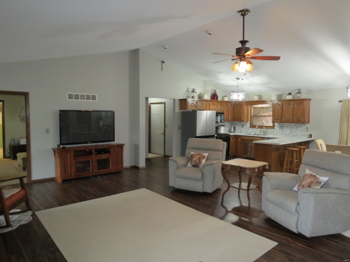 112 Riverside Drive, Arcadia, Missouri 63621, 3 Bedrooms Bedrooms, 5 Rooms Rooms,2 BathroomsBathrooms,Residential,For Sale,Riverside,MAR25024481