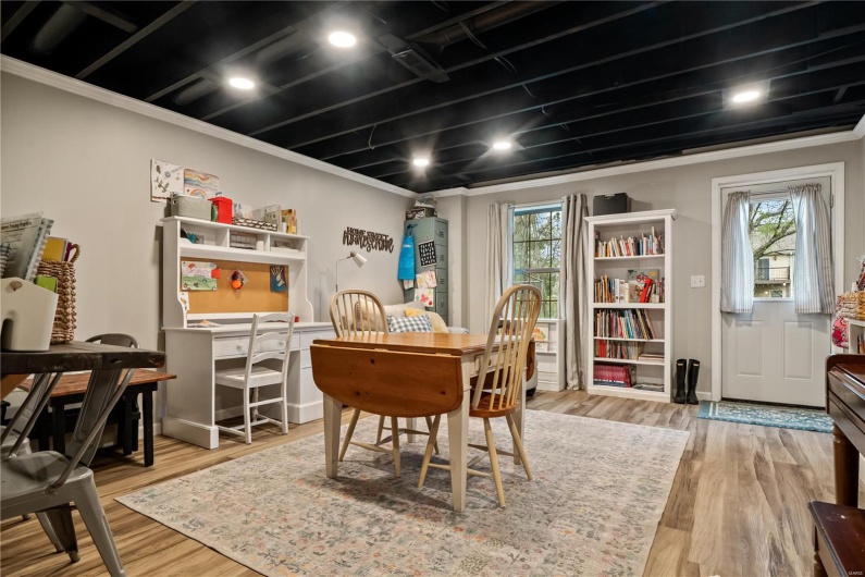 154 Gladiola Street, Jackson, Missouri 63755, 4 Bedrooms Bedrooms, 7 Rooms Rooms,3 BathroomsBathrooms,Residential,For Sale,Gladiola,MAR25023708