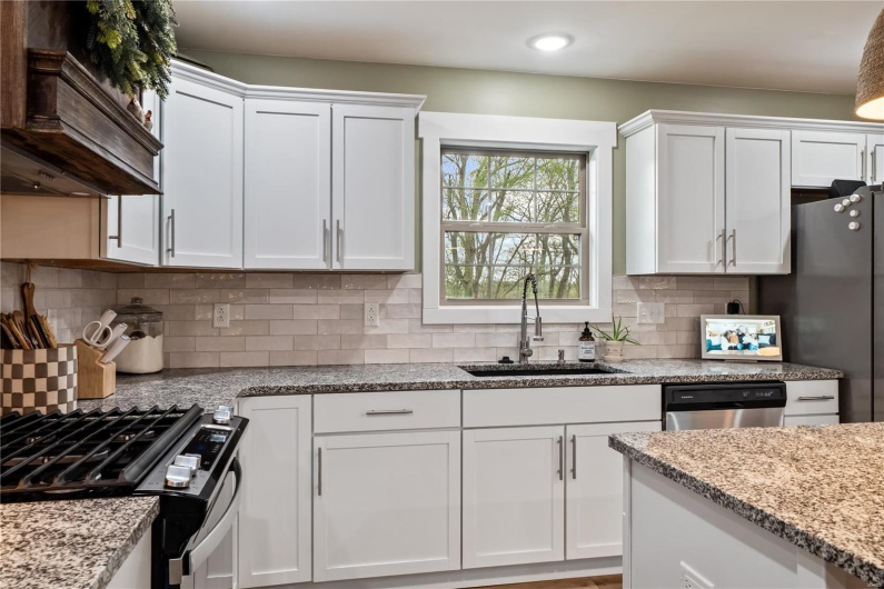 154 Gladiola Street, Jackson, Missouri 63755, 4 Bedrooms Bedrooms, 7 Rooms Rooms,3 BathroomsBathrooms,Residential,For Sale,Gladiola,MAR25023708