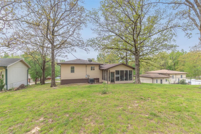 2007 Brentwood Road, Poplar Bluff, Missouri 63901, 3 Bedrooms Bedrooms, 9 Rooms Rooms,1 BathroomBathrooms,Residential,For Sale,Brentwood,MAR25024597