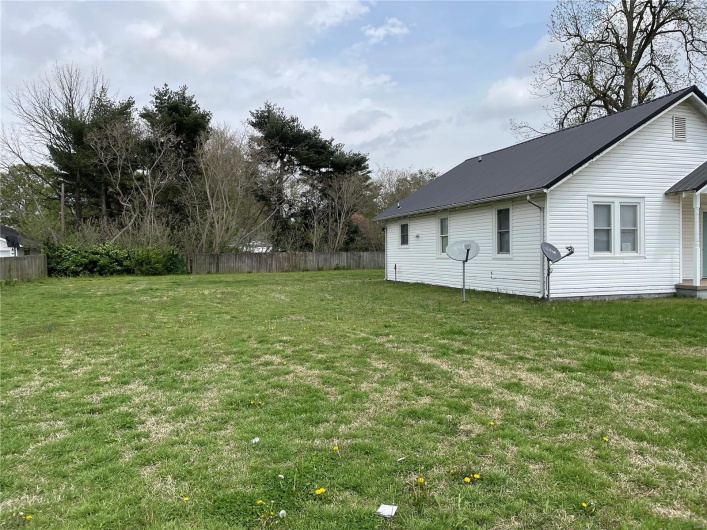 830 Linn Street, Sikeston, Missouri 63801, 2 Bedrooms Bedrooms, ,1 BathroomBathrooms,Residential,For Sale,Linn,MAR25024625