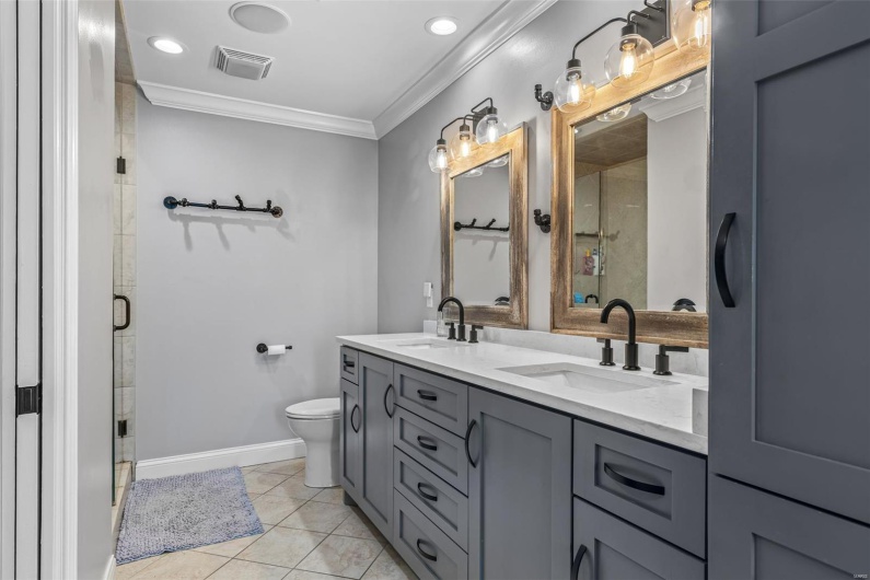 312 Oak Forest Drive, Jackson, Missouri 63755, 6 Bedrooms Bedrooms, 10 Rooms Rooms,4 BathroomsBathrooms,Residential,For Sale,Oak Forest,MAR25024024