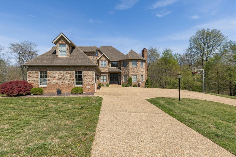 312 Oak Forest Drive, Jackson, Missouri 63755, 6 Bedrooms Bedrooms, 10 Rooms Rooms,4 BathroomsBathrooms,Residential,For Sale,Oak Forest,MAR25024024