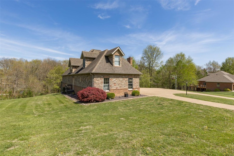 312 Oak Forest Drive, Jackson, Missouri 63755, 6 Bedrooms Bedrooms, 10 Rooms Rooms,4 BathroomsBathrooms,Residential,For Sale,Oak Forest,MAR25024024