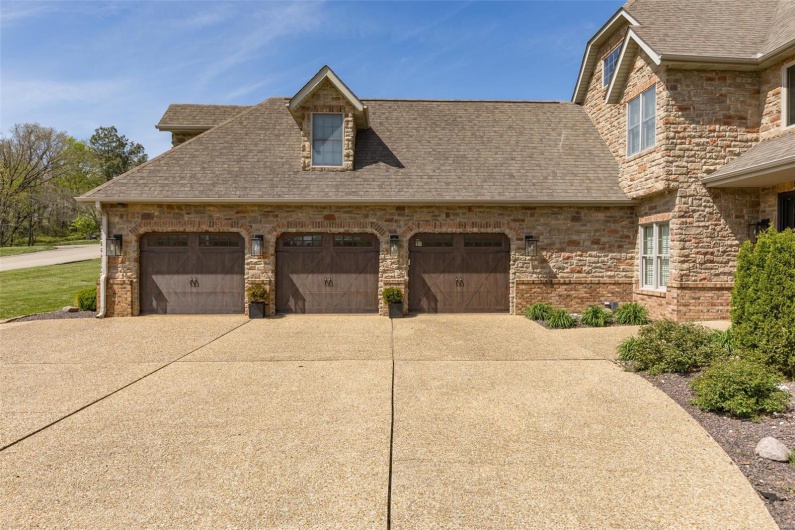 312 Oak Forest Drive, Jackson, Missouri 63755, 6 Bedrooms Bedrooms, 10 Rooms Rooms,4 BathroomsBathrooms,Residential,For Sale,Oak Forest,MAR25024024