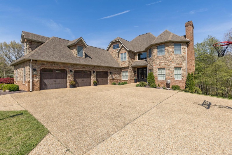 312 Oak Forest Drive, Jackson, Missouri 63755, 6 Bedrooms Bedrooms, 10 Rooms Rooms,4 BathroomsBathrooms,Residential,For Sale,Oak Forest,MAR25024024