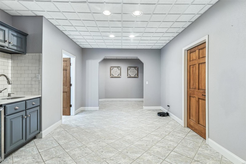 312 Oak Forest Drive, Jackson, Missouri 63755, 6 Bedrooms Bedrooms, 10 Rooms Rooms,4 BathroomsBathrooms,Residential,For Sale,Oak Forest,MAR25024024