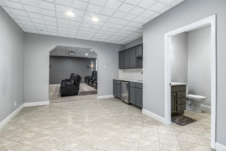 312 Oak Forest Drive, Jackson, Missouri 63755, 6 Bedrooms Bedrooms, 10 Rooms Rooms,4 BathroomsBathrooms,Residential,For Sale,Oak Forest,MAR25024024